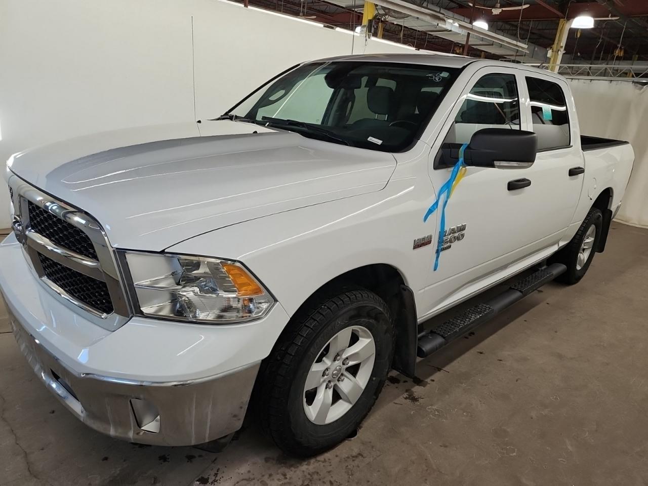 2023 RAM 1500 Classic SLT CREW CAB | 4X4 | CREW | 5.7 HEMI | LUX PKG | CONV PKG Photo2