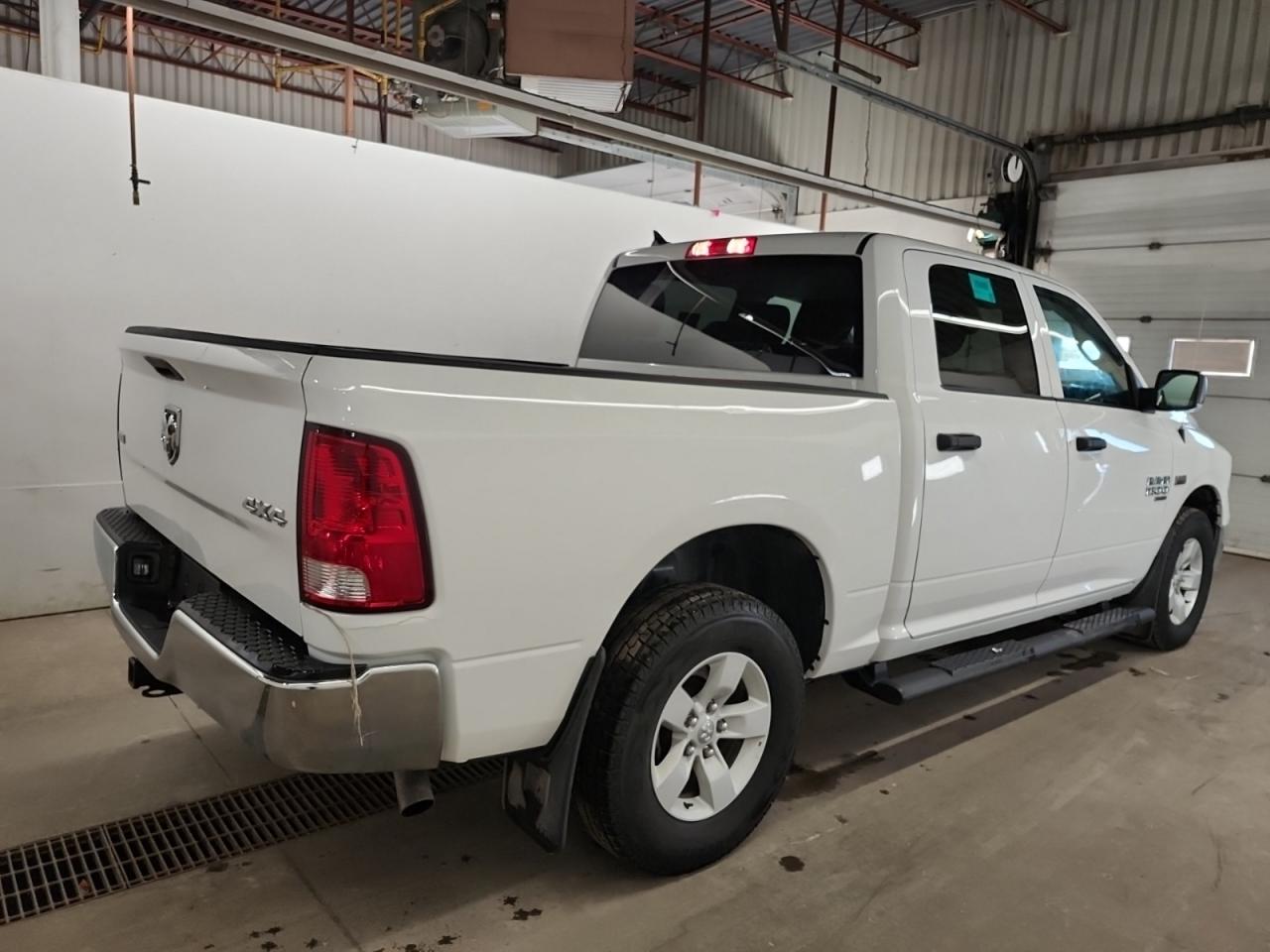 2023 RAM 1500 Classic SLT CREW CAB | 4X4 | CREW | 5.7 HEMI | LUX PKG | CONV PKG Photo