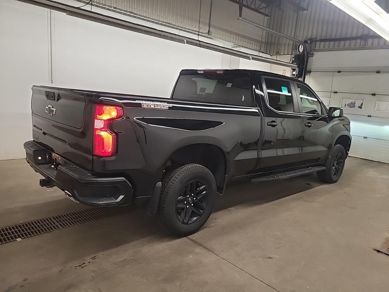 2023 Chevrolet Silverado 1500 LT TRAIL BOSS CREW CAB | DIESEL | NO ACCIDENTS Photo