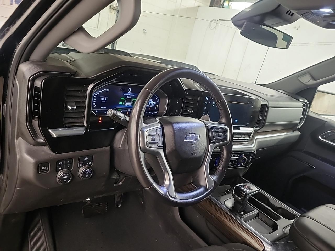 2023 Chevrolet Silverado 1500 LT TRAIL BOSS CREW CAB | DIESEL | NO ACCIDENTS Photo