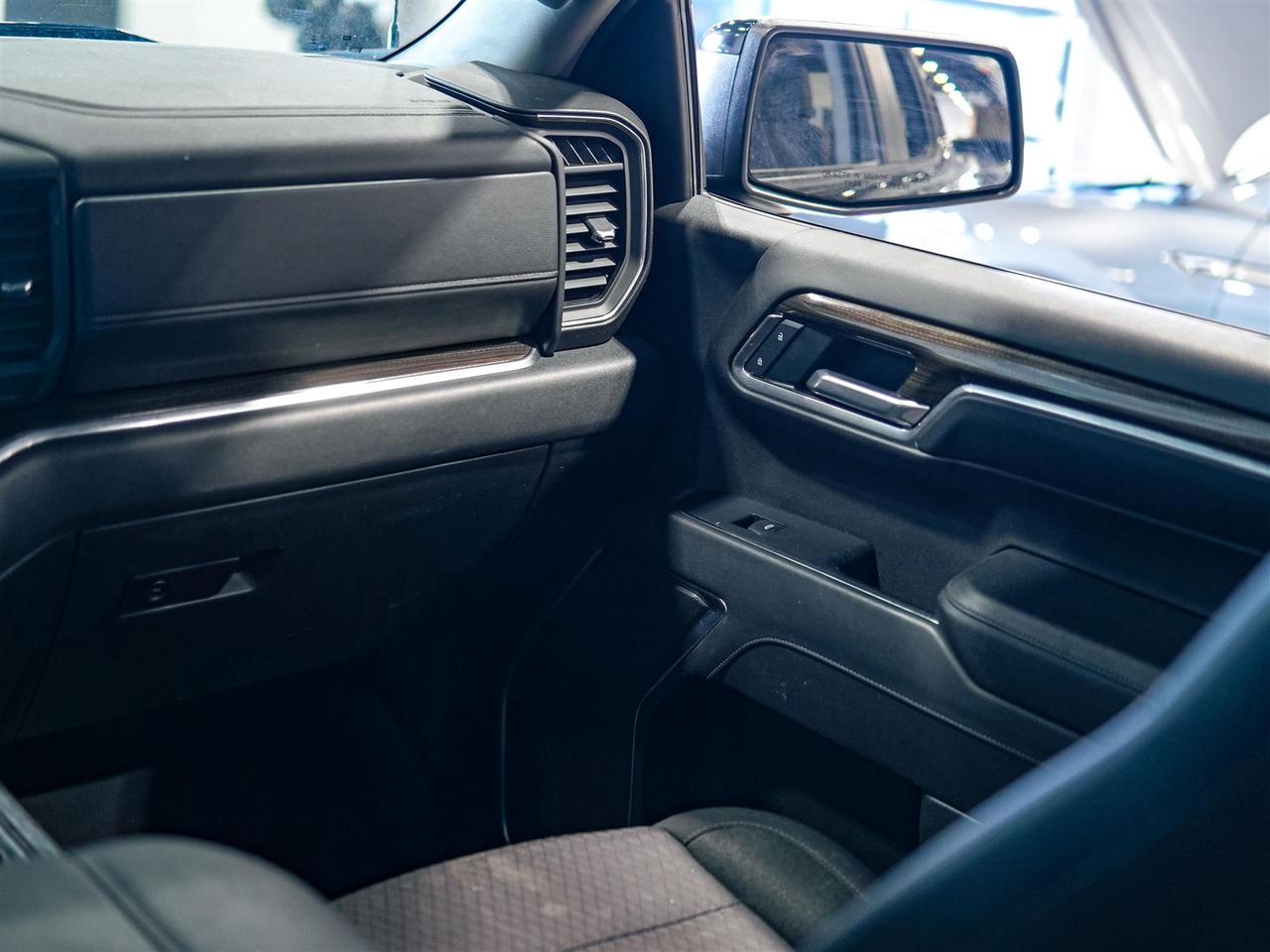 2023 Chevrolet Silverado 1500 LT TRAIL BOSS CREW CAB | DIESEL | NO ACCIDENTS Photo