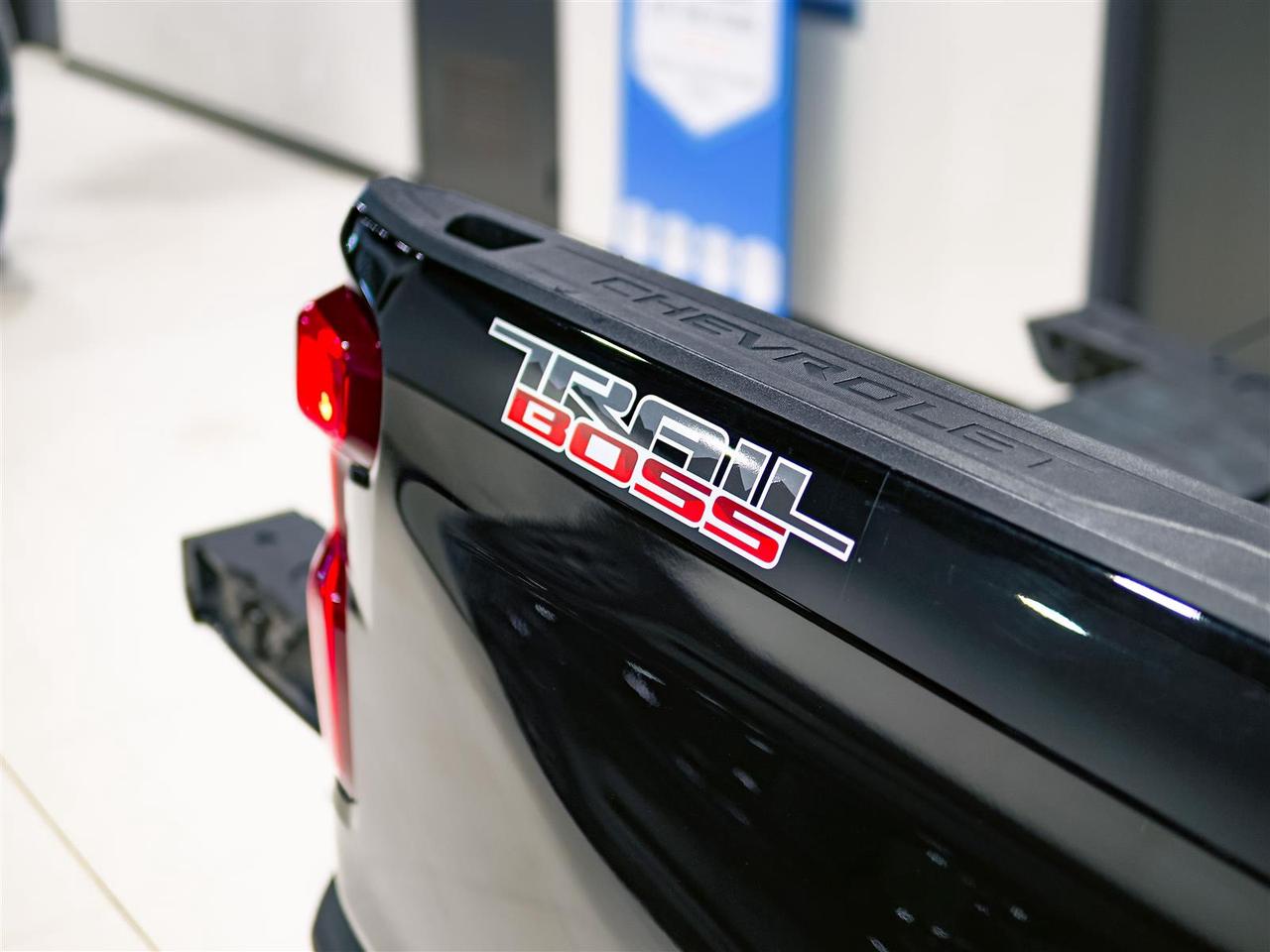 2023 Chevrolet Silverado 1500 LT TRAIL BOSS CREW CAB | DIESEL | NO ACCIDENTS Photo