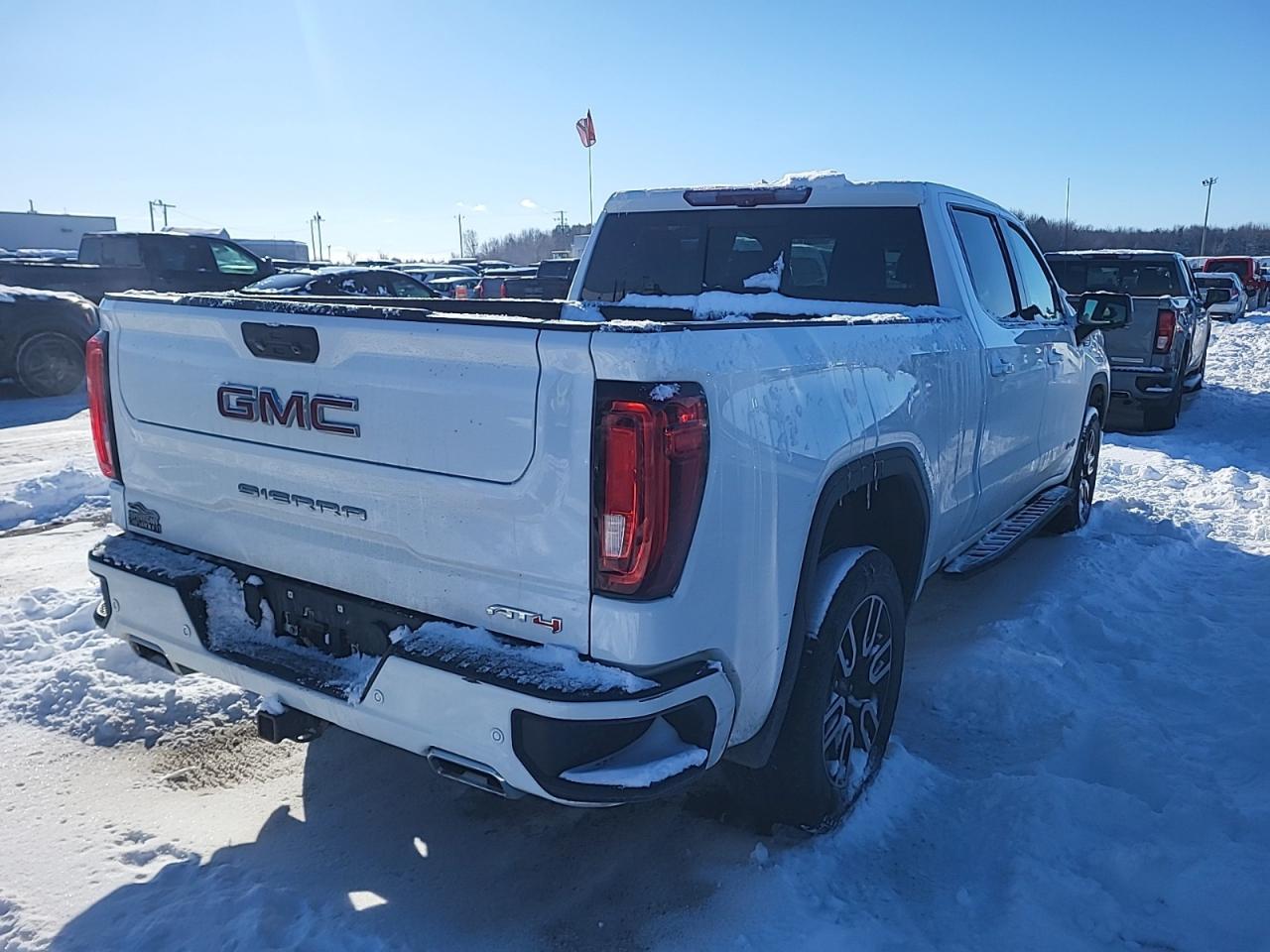 2022 GMC Sierra 1500 AT4 CREW CAB 4WD | DIESEL | NO ACCIDENTS Photo