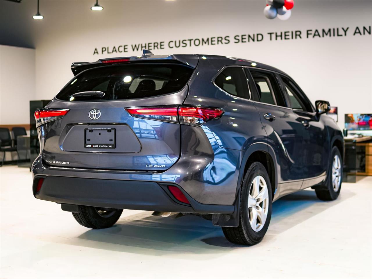 2022 Toyota Highlander LE AWD | NO ACCIDENTS | BLIND SPOT | ALLOYS Photo