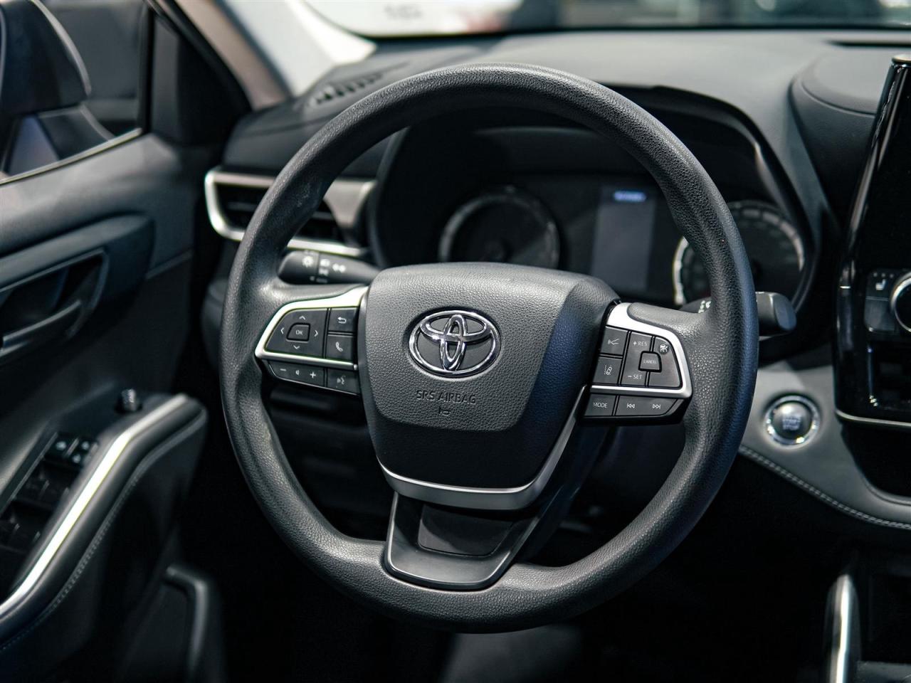 2022 Toyota Highlander LE AWD | NO ACCIDENTS | BLIND SPOT | ALLOYS Photo