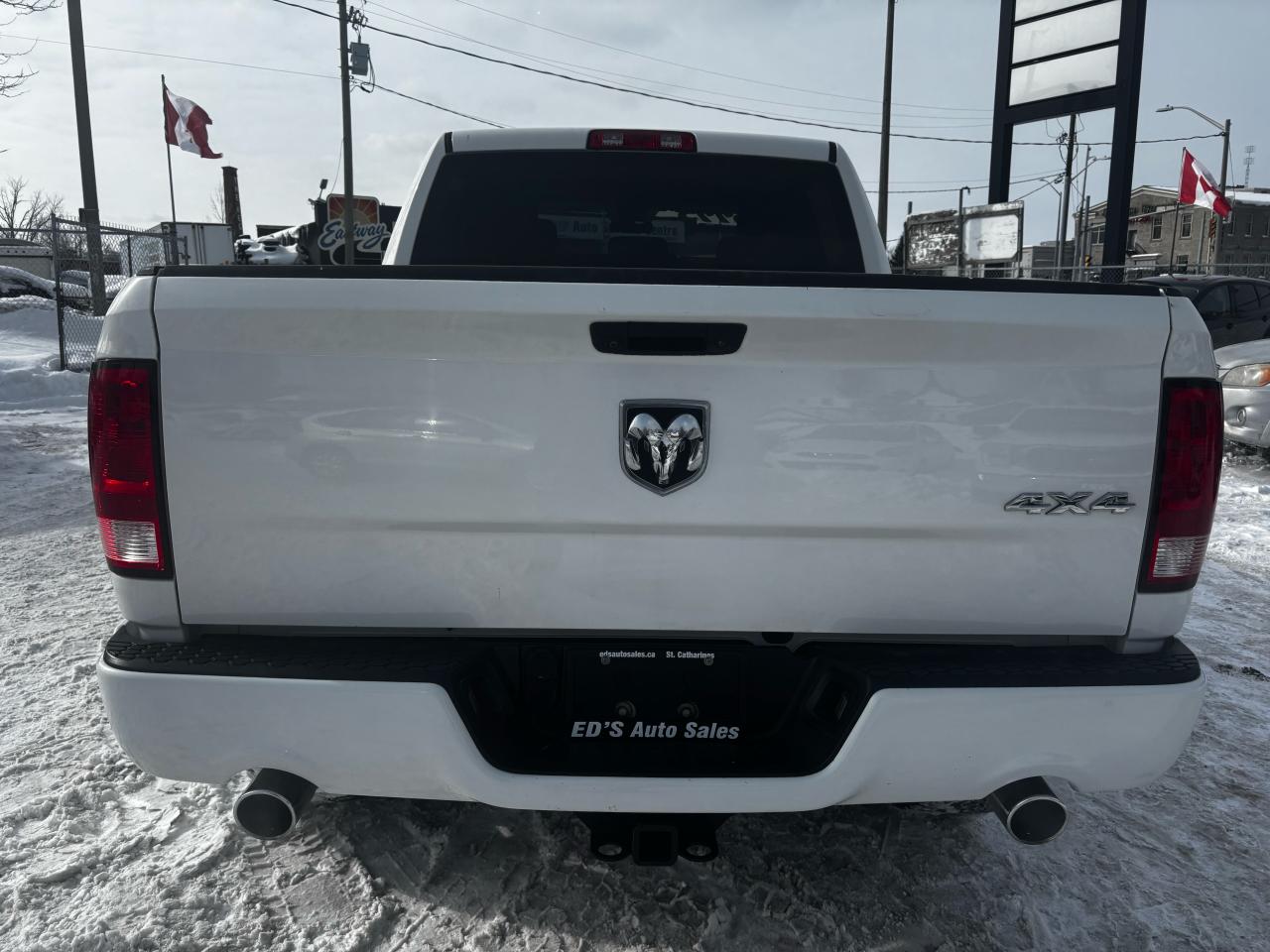 2017 RAM 1500 Express, Full Crew Cab, 4 Wheel Drive, HEMI,5.5 Ft Photo