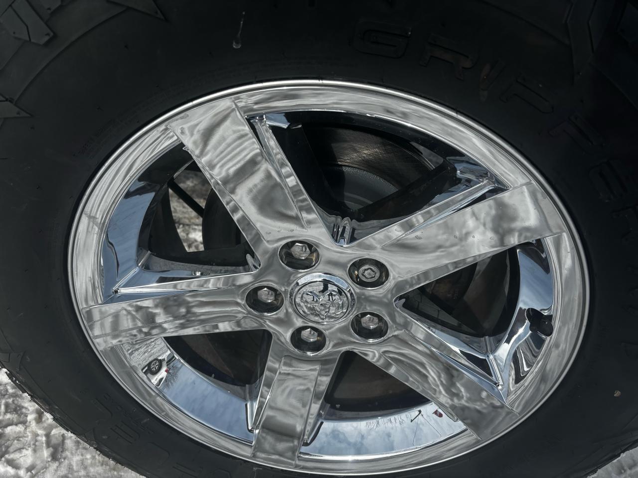 2017 RAM 1500 Express, Full Crew Cab, 4 Wheel Drive, HEMI,5.5 Ft Photo