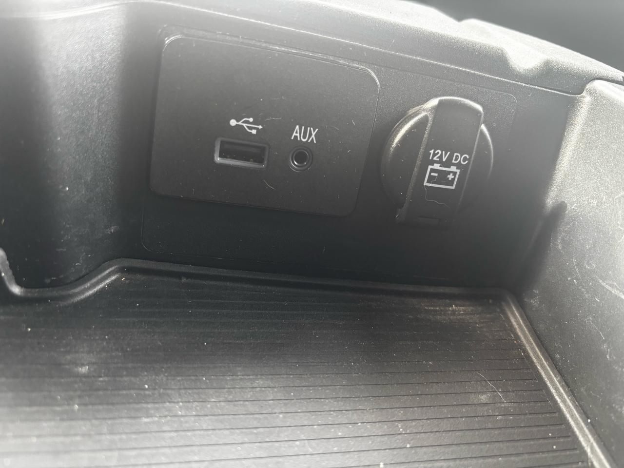 2017 RAM 1500 Express, Full Crew Cab, 4 Wheel Drive, HEMI,5.5 Ft Photo