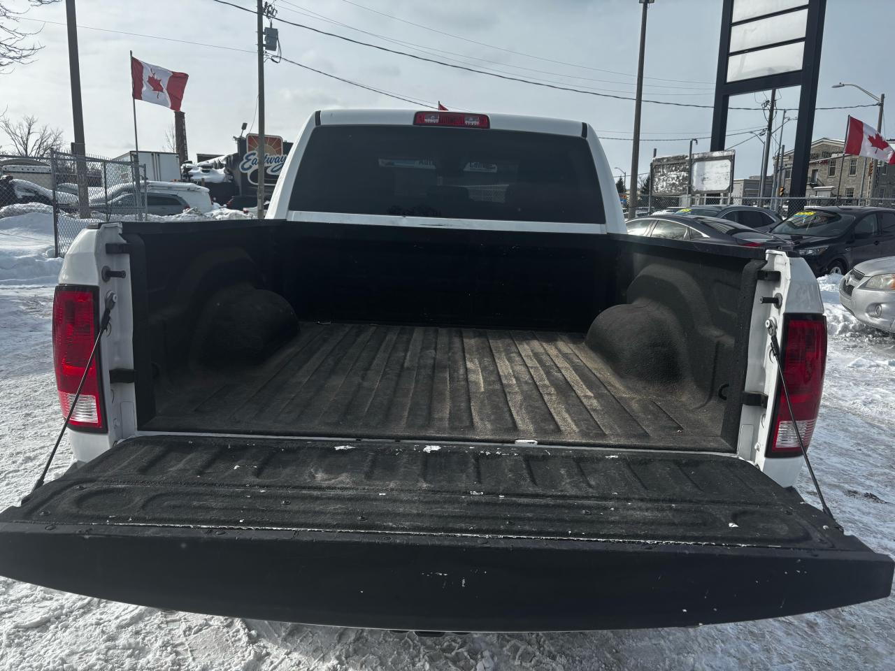 2017 RAM 1500 Express, Full Crew Cab, 4 Wheel Drive, HEMI,5.5 Ft Photo