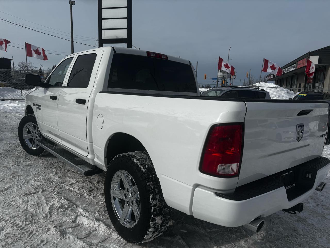 2017 RAM 1500 Express, Full Crew Cab, 4 Wheel Drive, HEMI,5.5 Ft Photo