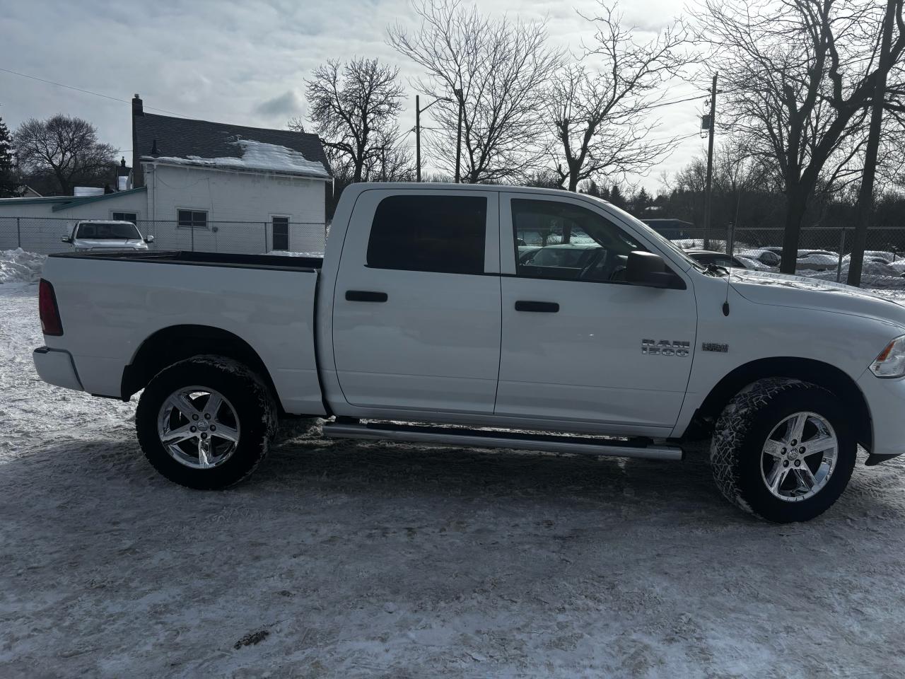 2017 RAM 1500 Express, Full Crew Cab, 4 Wheel Drive, HEMI,5.5 Ft Photo