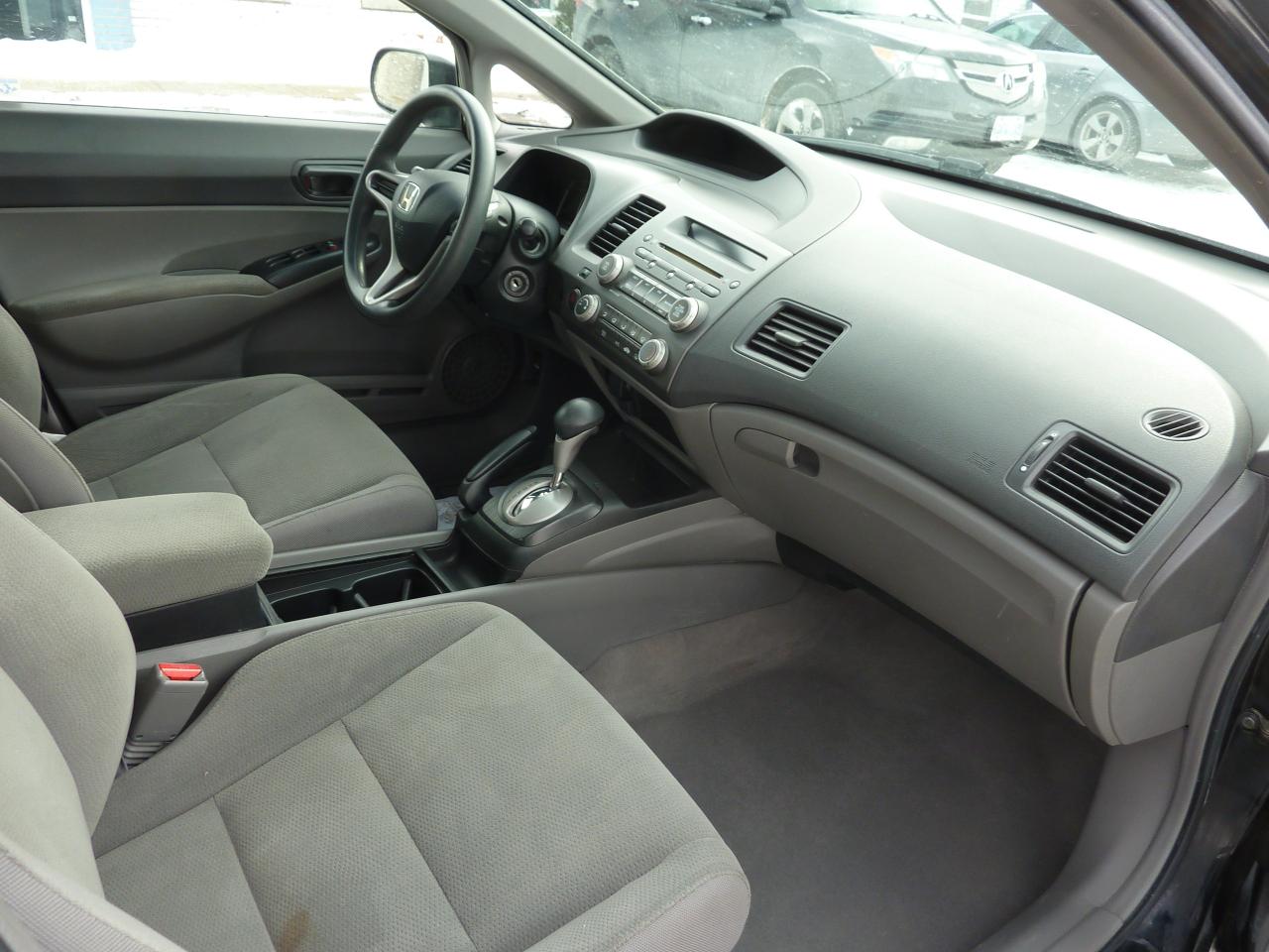 2009 Honda Civic DX-G Photo