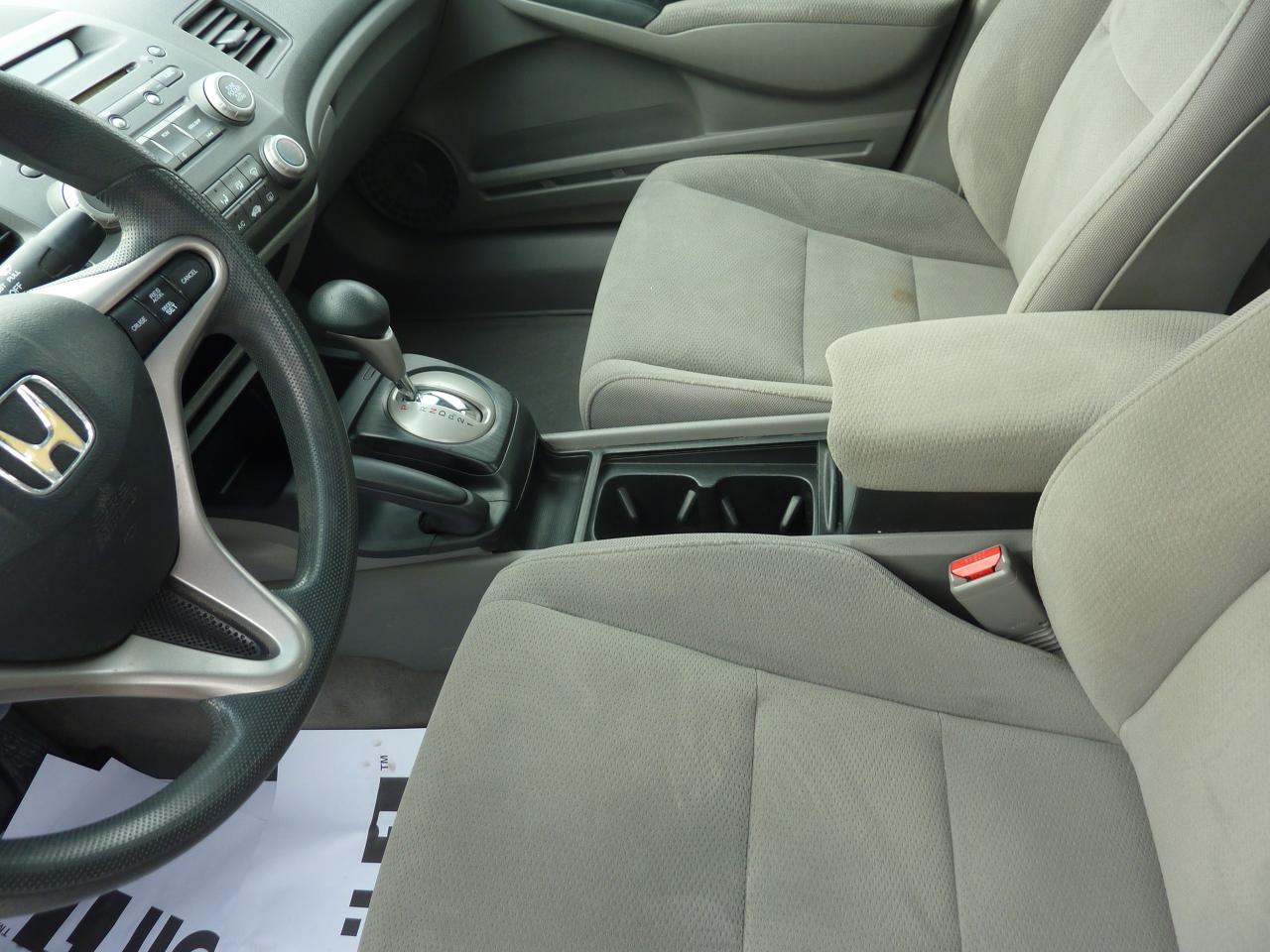 2009 Honda Civic DX-G Photo