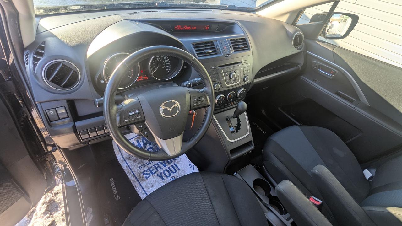 2017 Mazda MAZDA5 GS--ONE OWNER/LOW MILEAGE-- Photo