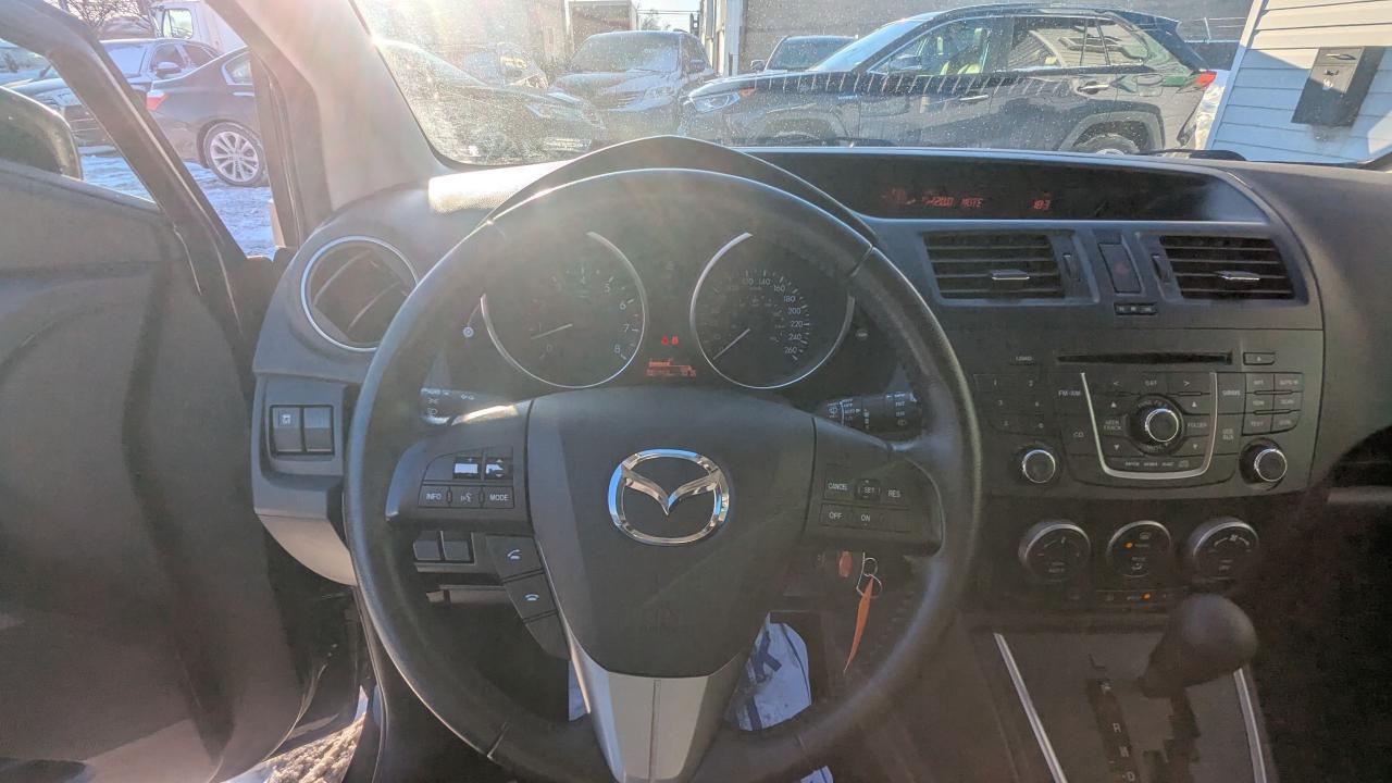 2017 Mazda MAZDA5 GS--ONE OWNER/LOW MILEAGE-- Photo