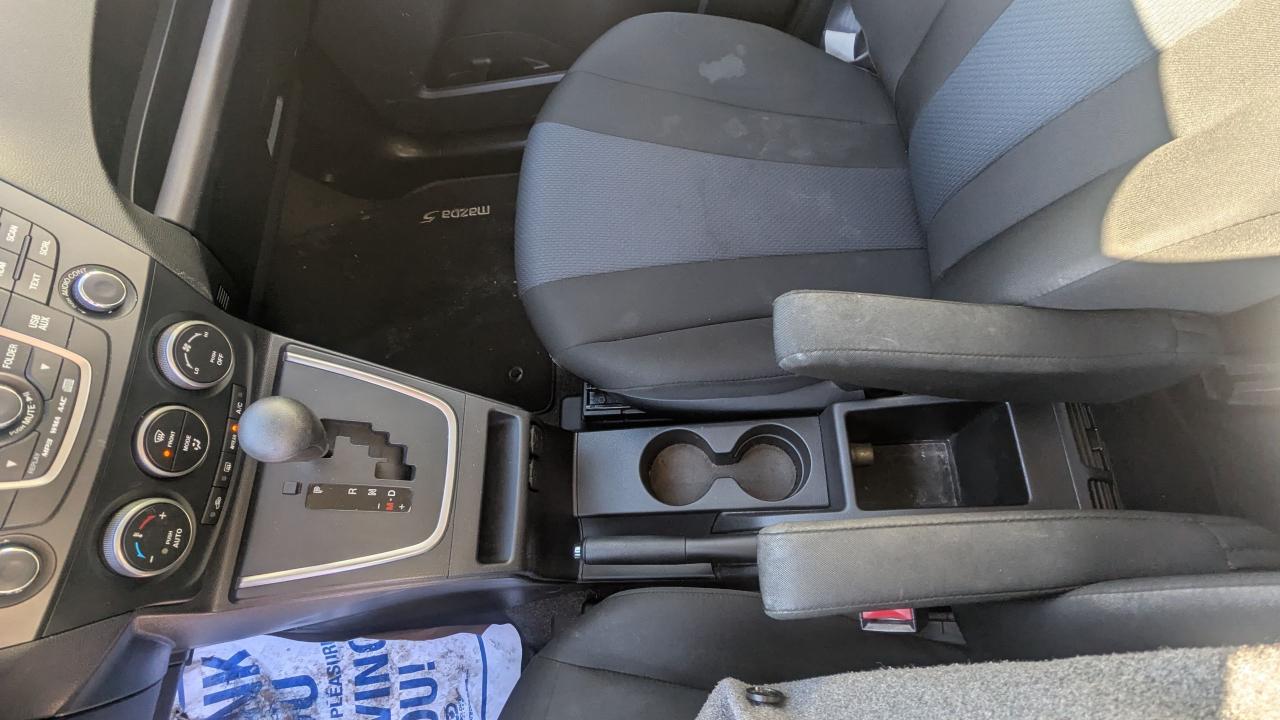 2017 Mazda MAZDA5 GS--ONE OWNER/LOW MILEAGE-- Photo