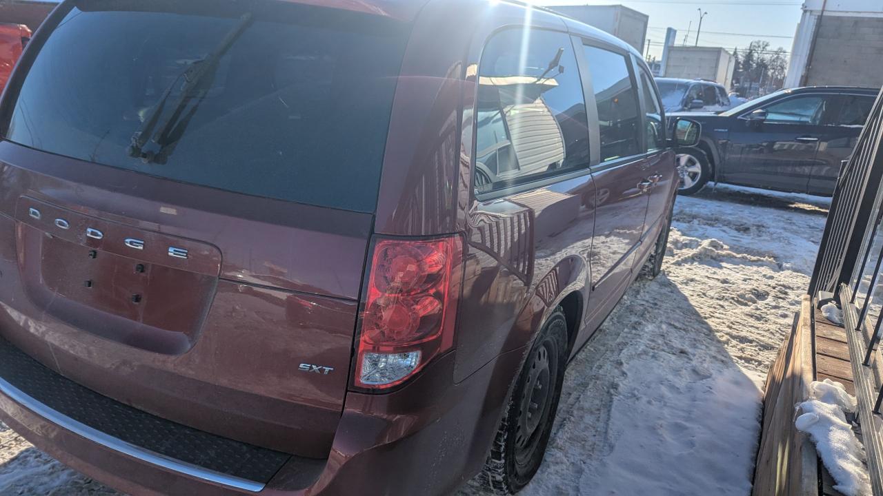 2015 Dodge Grand Caravan SXT-- ONE OWNER-- NO ACCIDENTS-- 2 SETS OF TIRES-- Photo