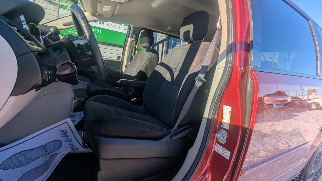 2015 Dodge Grand Caravan SXT-- ONE OWNER-- NO ACCIDENTS-- 2 SETS OF TIRES-- Photo