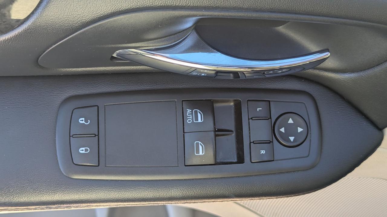 2015 Dodge Grand Caravan SXT-- ONE OWNER-- NO ACCIDENTS-- 2 SETS OF TIRES-- Photo