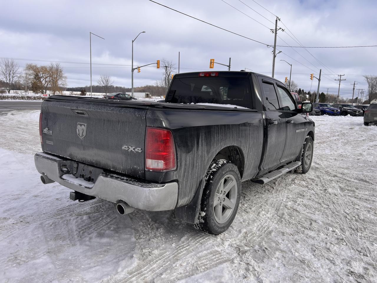 2011 RAM 1500 Big Horn 4X4 5.7L HEMI Photo2