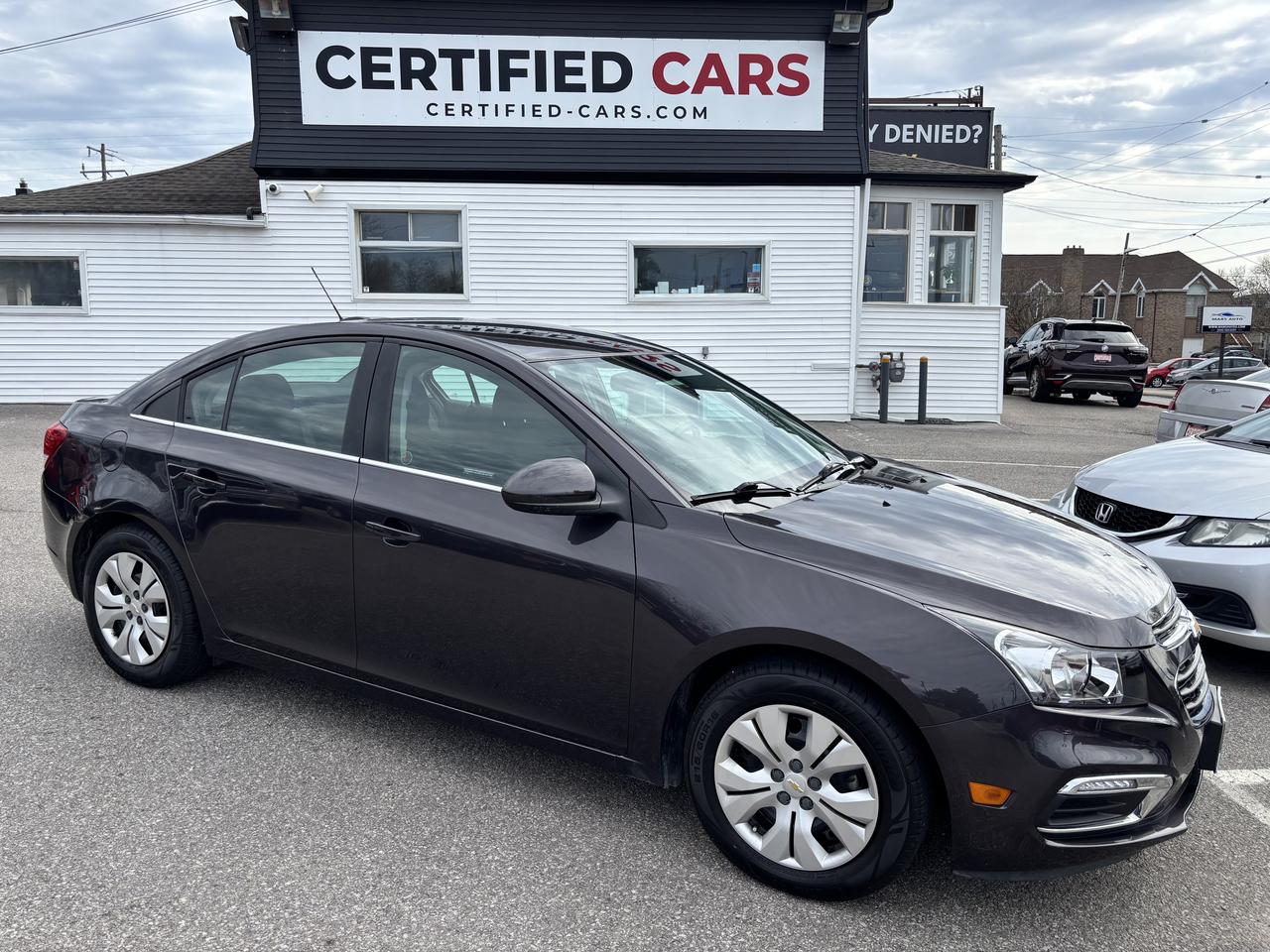 <div>NEW TIRES *&nbsp;<span style=font-size: 1em;>REMOTE START * REVERSE CAMERA * BLUETOOTH * CRUISE CONTROL *&nbsp;</span></div><div>&nbsp;</div><div>1.4L 4 CYL., AUTO, 1LT * POWER LOCKS, WINDOWS, MIRRORS, TRUNK & KEYLESS ENTRY * TILT & TELESCOPIC STEERING WHEEL * ABS & TRACTION CONTROL * STEERING WHEEL MOUNTED CRUISE & STEREO CONTROLS *&nbsp;</div><div>&nbsp;</div><div>INCLUDED IN YOUR PURCHASE IS A SAFETY CERTIFICATION, FRESH OIL CHANGE, AND A 60-DAY LIMITED POWERTRAIN GUARANTEE. WE ALSO OFFER EXTENDED WARRANTIES FOR ADDED PEACE OF MIND.<br><br>REGARDLESS OF YOUR CREDIT HISTORY, WE PROVIDE FINANCING OPTIONS FOR ALL CREDIT TYPES. NOT ALL VEHICLES QUALIFY FOR FINANCING. CONTACT DEALER FOR DETAILS.<br>VISIT OUR WEBSITE AT WWW.CERTIFIED-CARS.COM TO EXPLORE OUR INVENTORY OF USED CARS, TRUCKS, AND SUVS. <br><br>LOCATED IN THE NIAGARA REGION, WE ARE PROUD TO SERVE CUSTOMERS FROM ST. CATHARINES, NIAGARA FALLS, WELLAND, PORT COLBORNE, HAMILTON, AND BEYOND. <br>OUR LOT FEATURES A VARIETY OF MAKES AND MODELS INCLUDING CHEVROLET, FORD, GMC, PONTIAC, BUICK, OLDSMOBILE, CADILLAC, DODGE, CHRYSLER, SATURN, MAZDA, TOYOTA, HONDA, BMW, AUDI, MERCEDES BENZ, NISSAN, AND HYUNDAI. WITH AN EXTENSIVE INVENTORY OF UP TO 100 VEHICLES, WE ARE CONFIDENT YOU WILL FIND THE PERFECT VEHICLE FOR YOUR NEEDS</div>