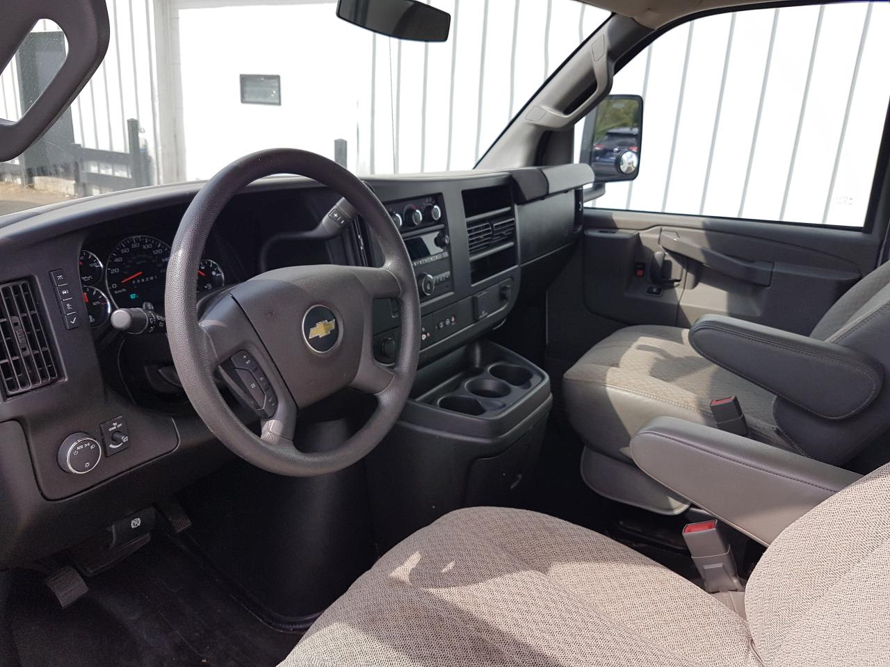 2023 Chevrolet Express Commercial Cutaway 3500 Cube Van *16FT UNICELL BOX* Photo