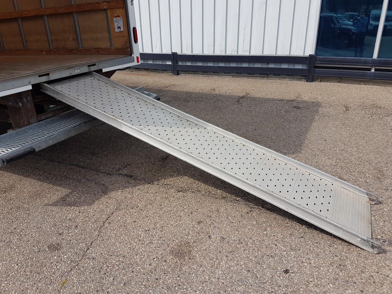 2023 Chevrolet Express Commercial Cutaway 3500 Cube Van *16FT UNICELL BOX* Photo