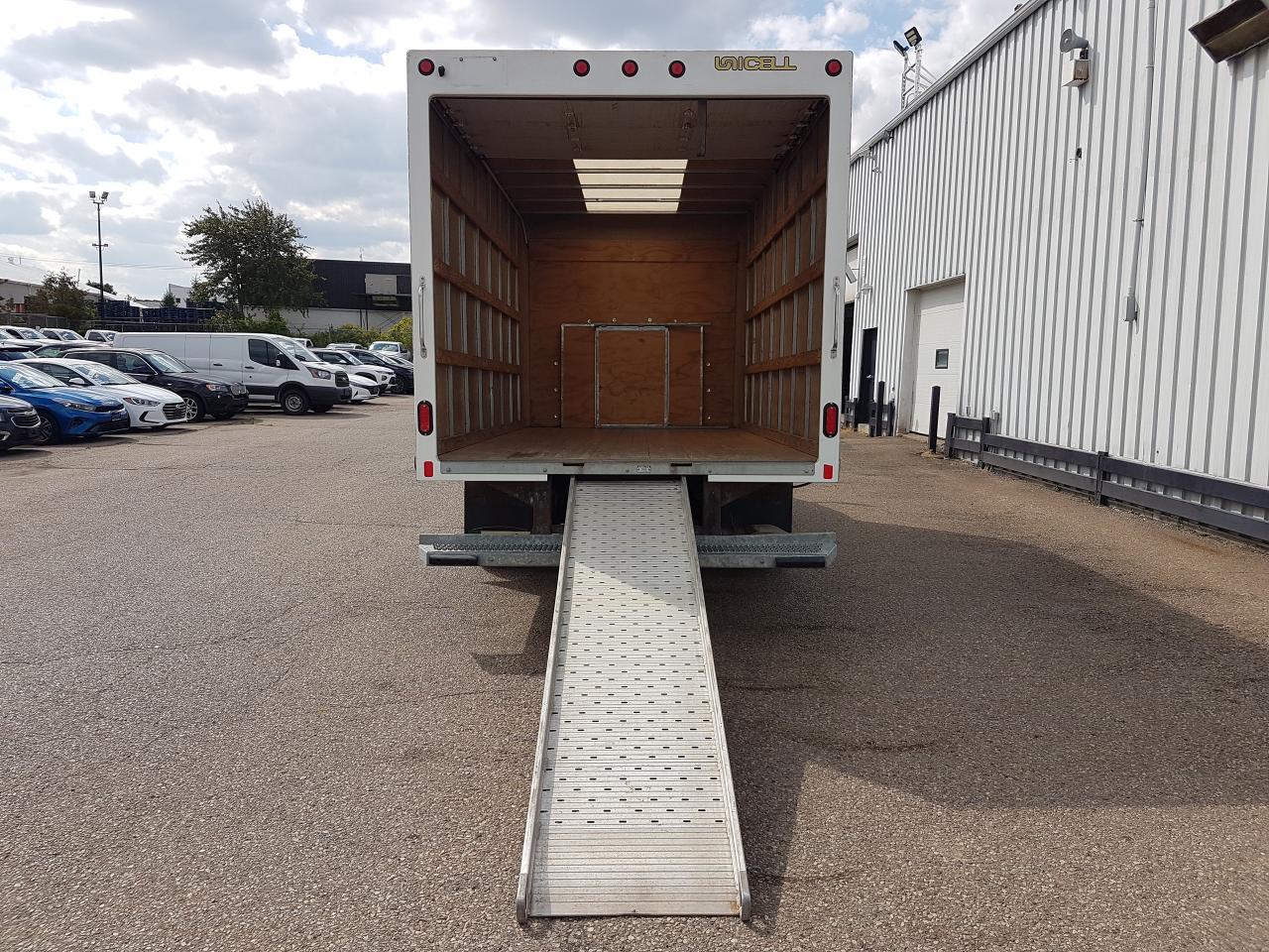 2023 Chevrolet Express Commercial Cutaway 3500 Cube Van *16FT UNICELL BOX* Photo