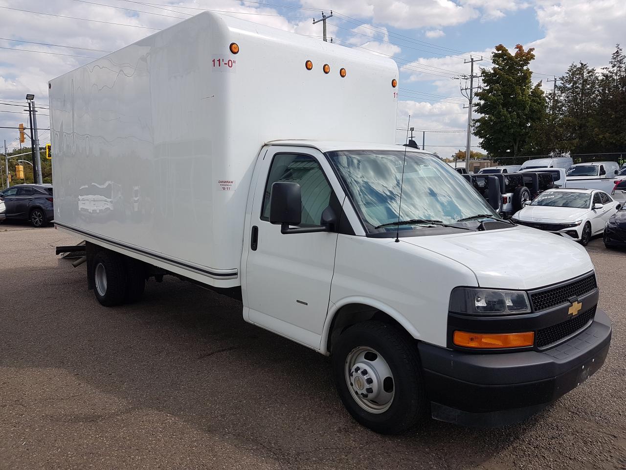 2023 Chevrolet Express Commercial Cutaway 3500 Cube Van *16FT UNICELL BOX* Photo