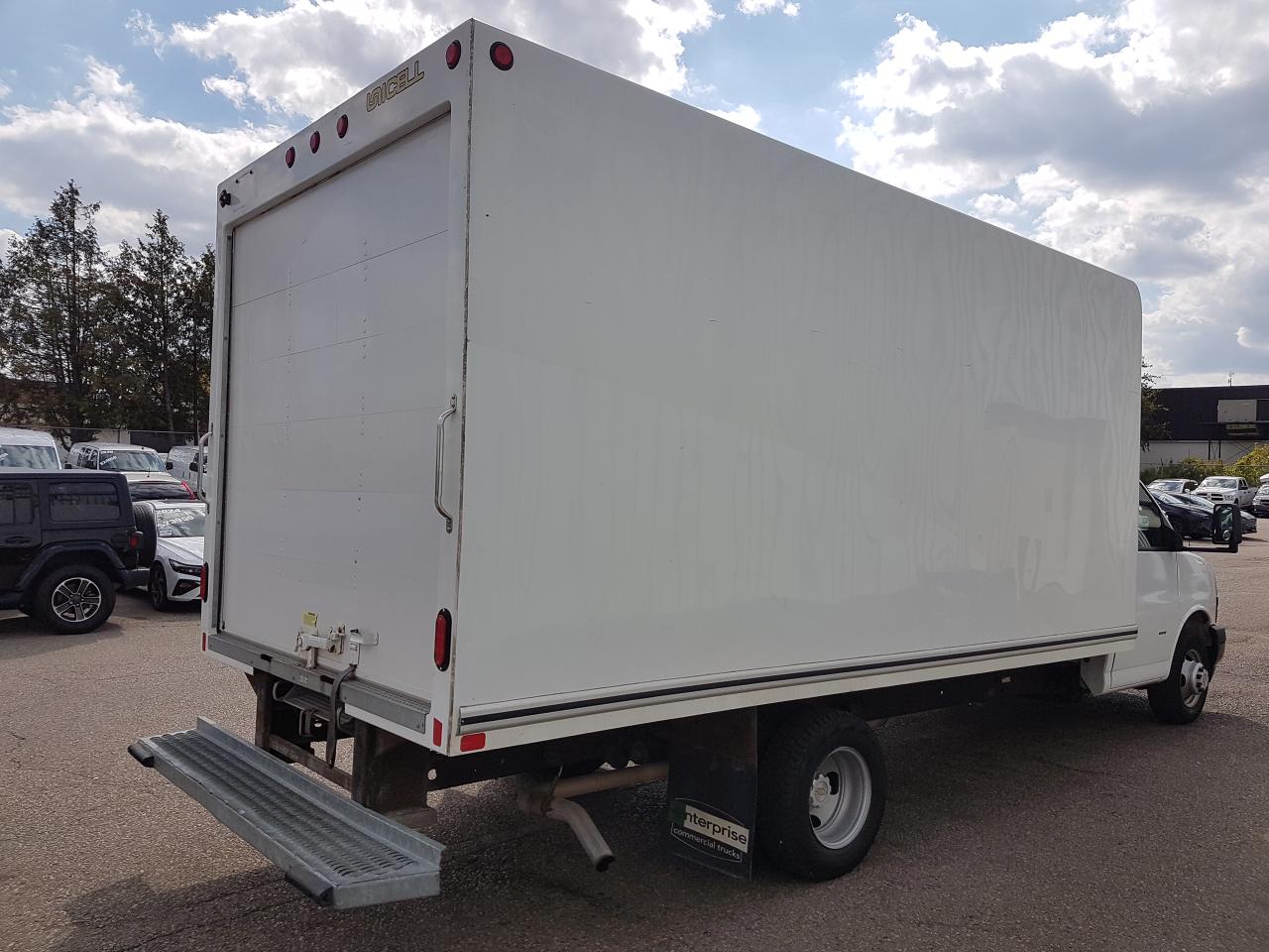 2023 Chevrolet Express Commercial Cutaway 3500 Cube Van *16FT UNICELL BOX* Photo