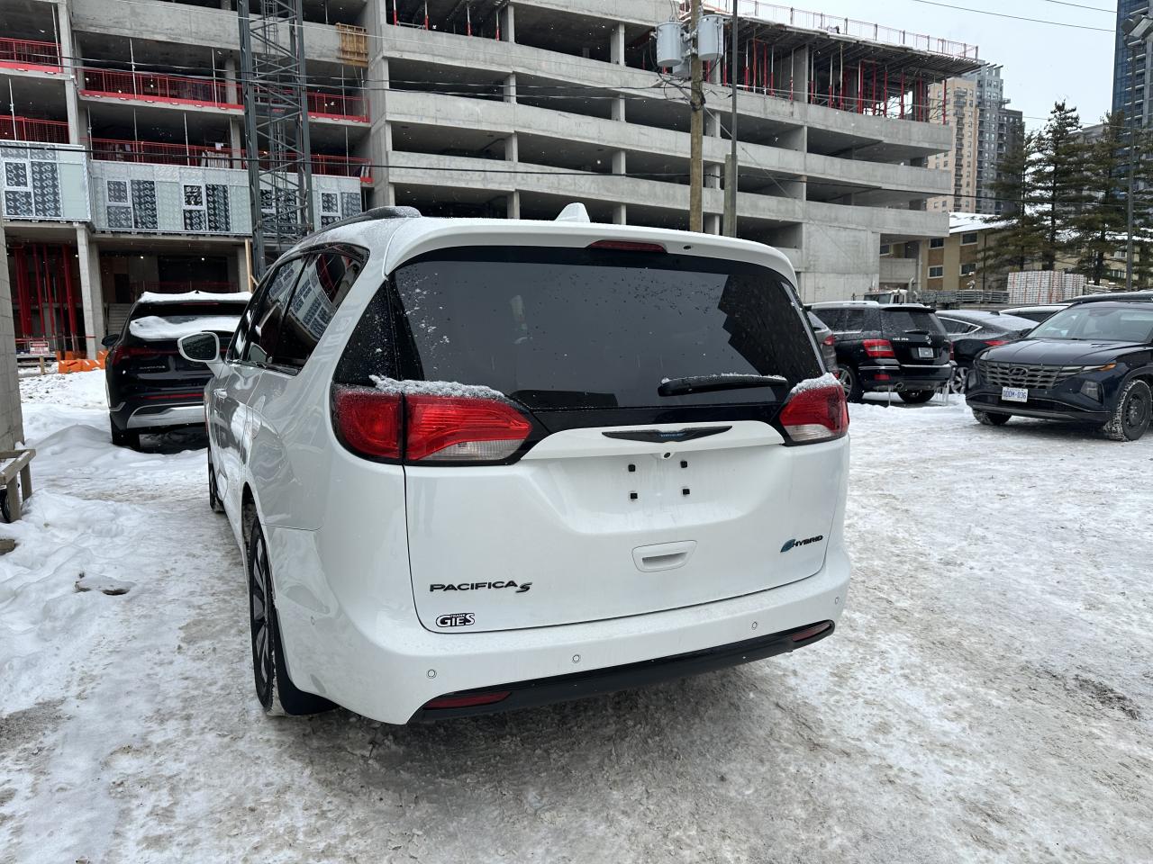 2020 Chrysler Pacifica Hybrid Limited Photo