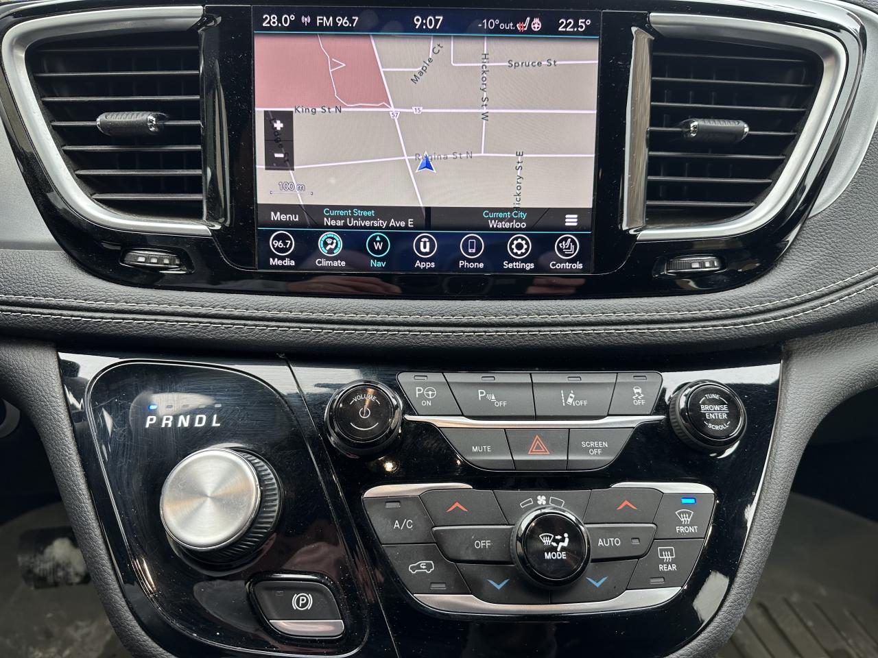 2020 Chrysler Pacifica Hybrid Limited Photo