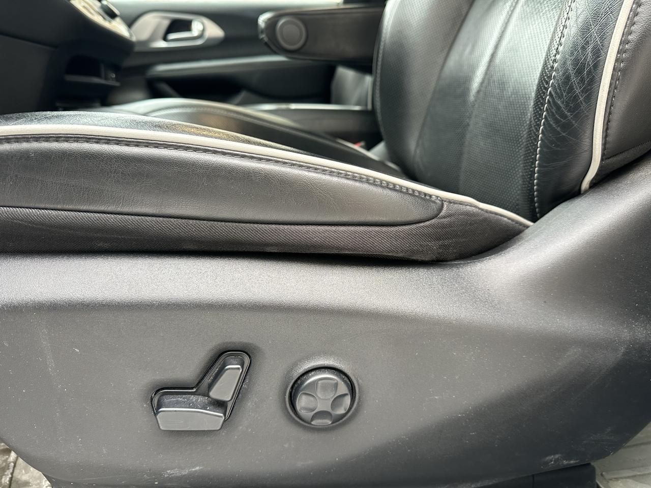 2020 Chrysler Pacifica Hybrid Limited Photo