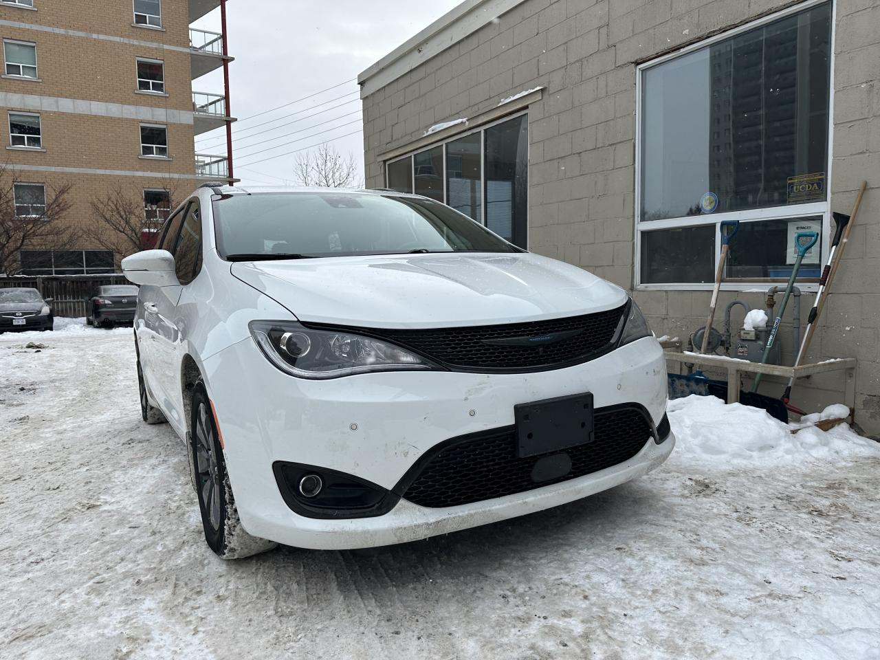 2020 Chrysler Pacifica Hybrid Limited - Photo #1
