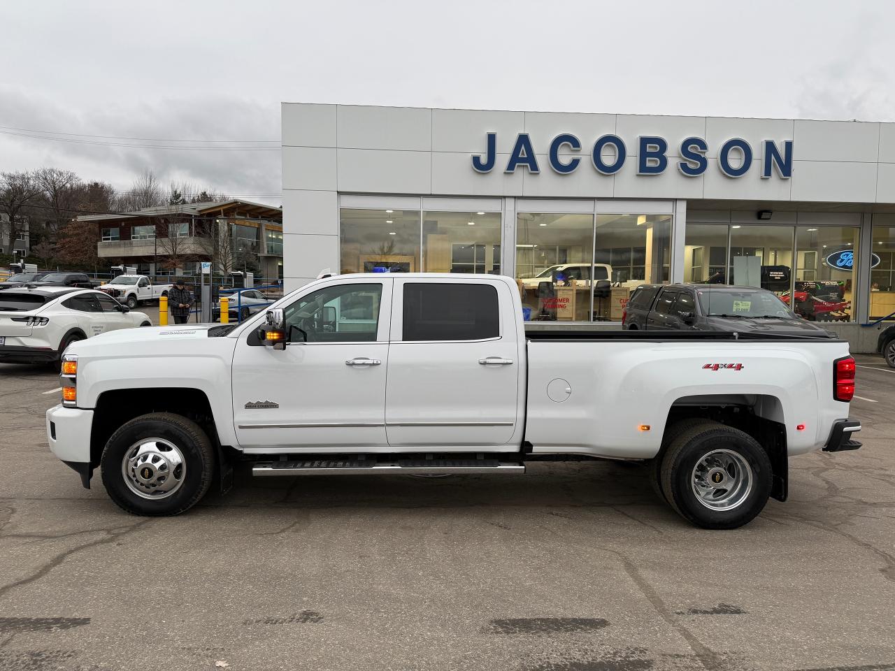 2018 Chevrolet Silverado 3500HD Built After Aug 14 High Country Photo1