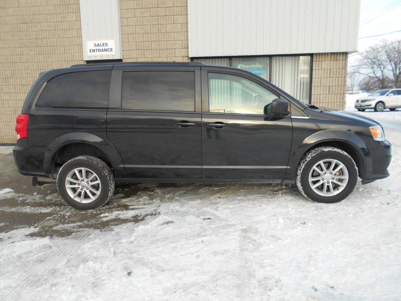 2020 Dodge Grand Caravan SXT PLUS-Wheelchair Accessible Rear Entry-Manual Photo2