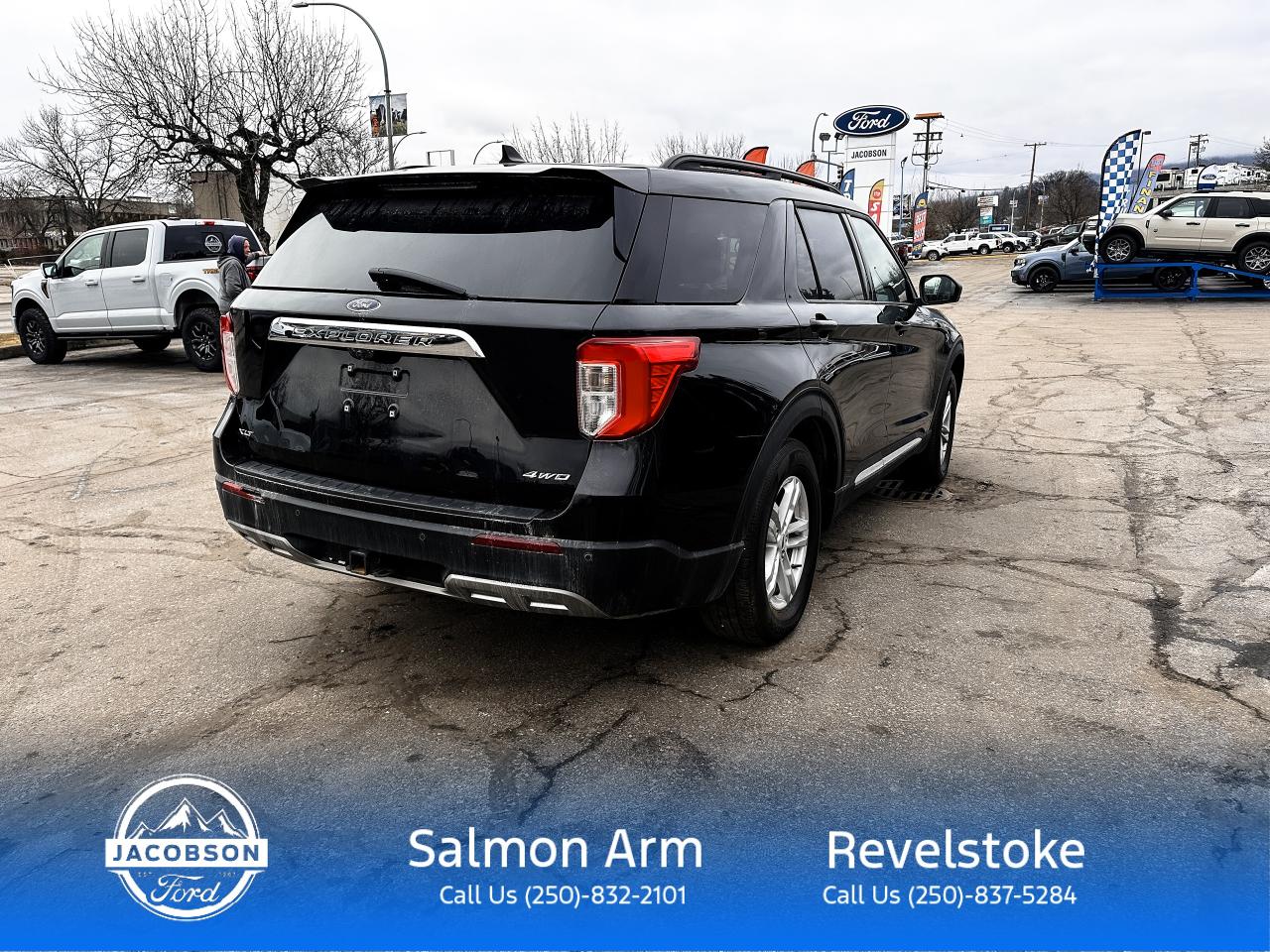 2022 Ford Explorer XLT Photo4