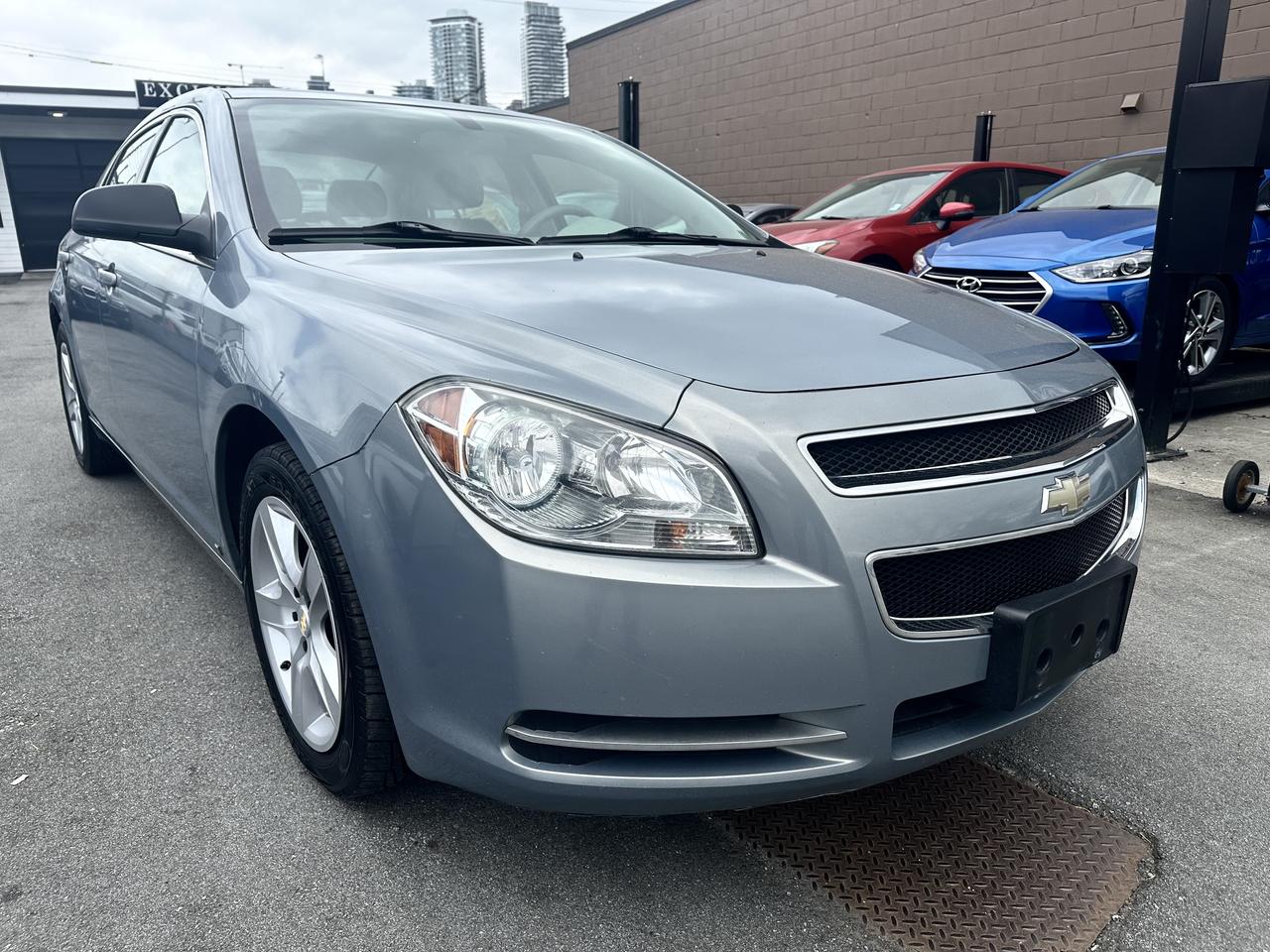 2009 Chevrolet Malibu 4dr Sdn LS w/1FL Photo