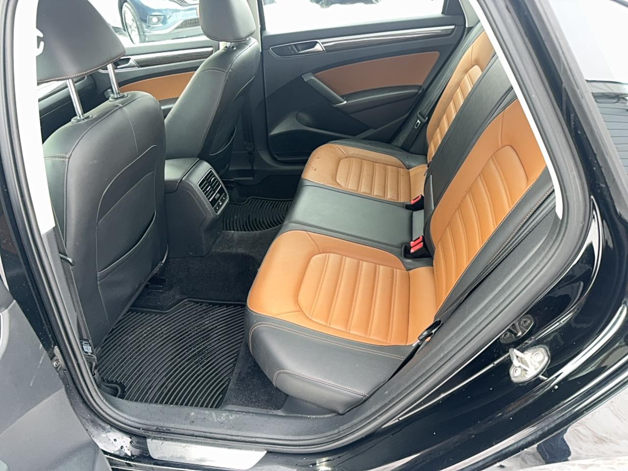 2016 Volkswagen Passat Execline Photo