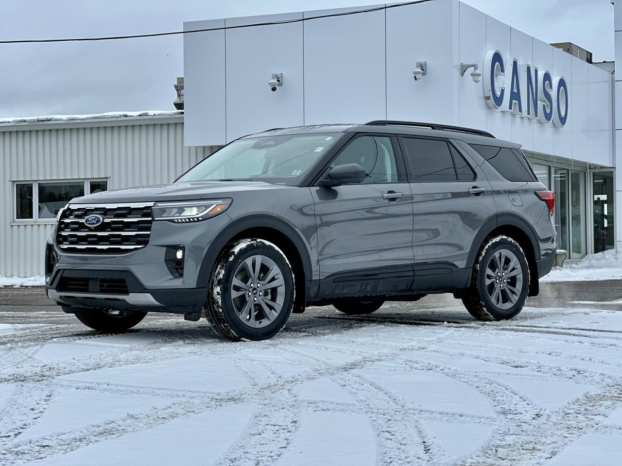 2026 Ford Explorer Active w/200A Pkg 4WD Photo3