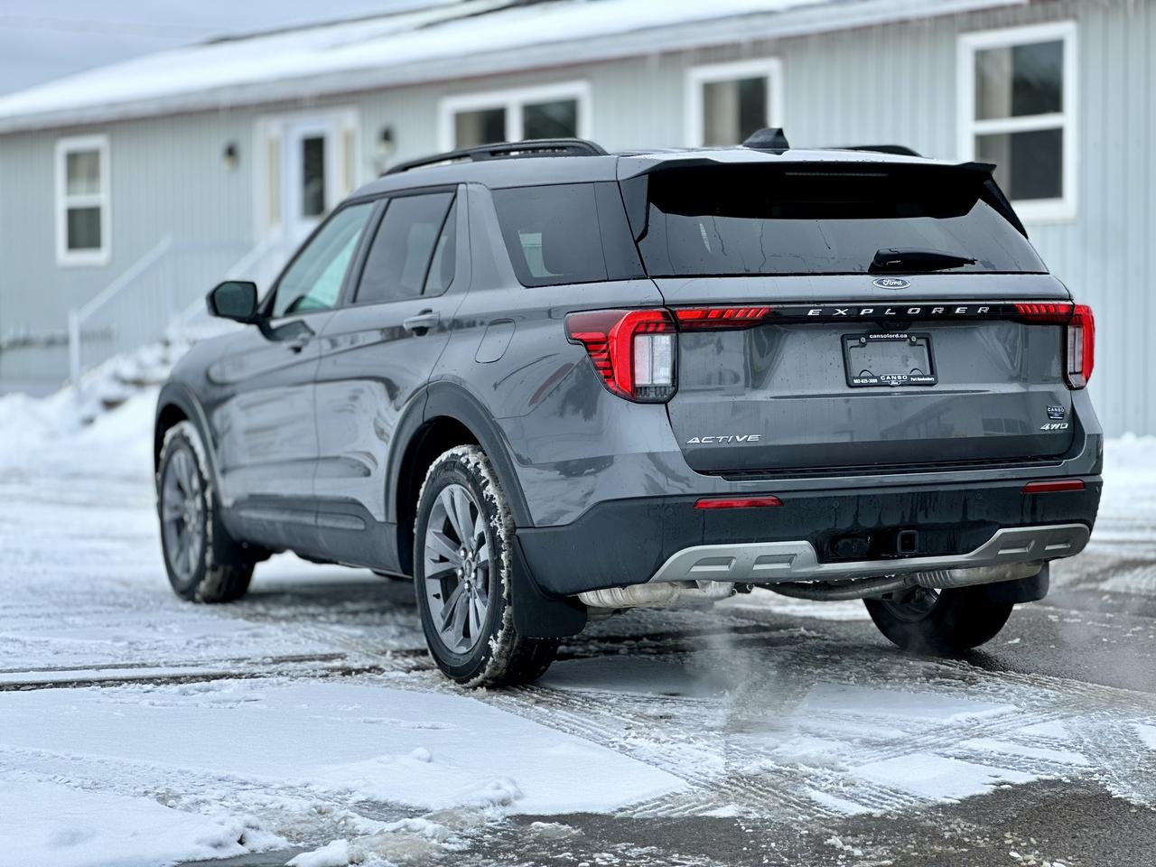 2026 Ford Explorer Active w/200A Pkg 4WD Photo4