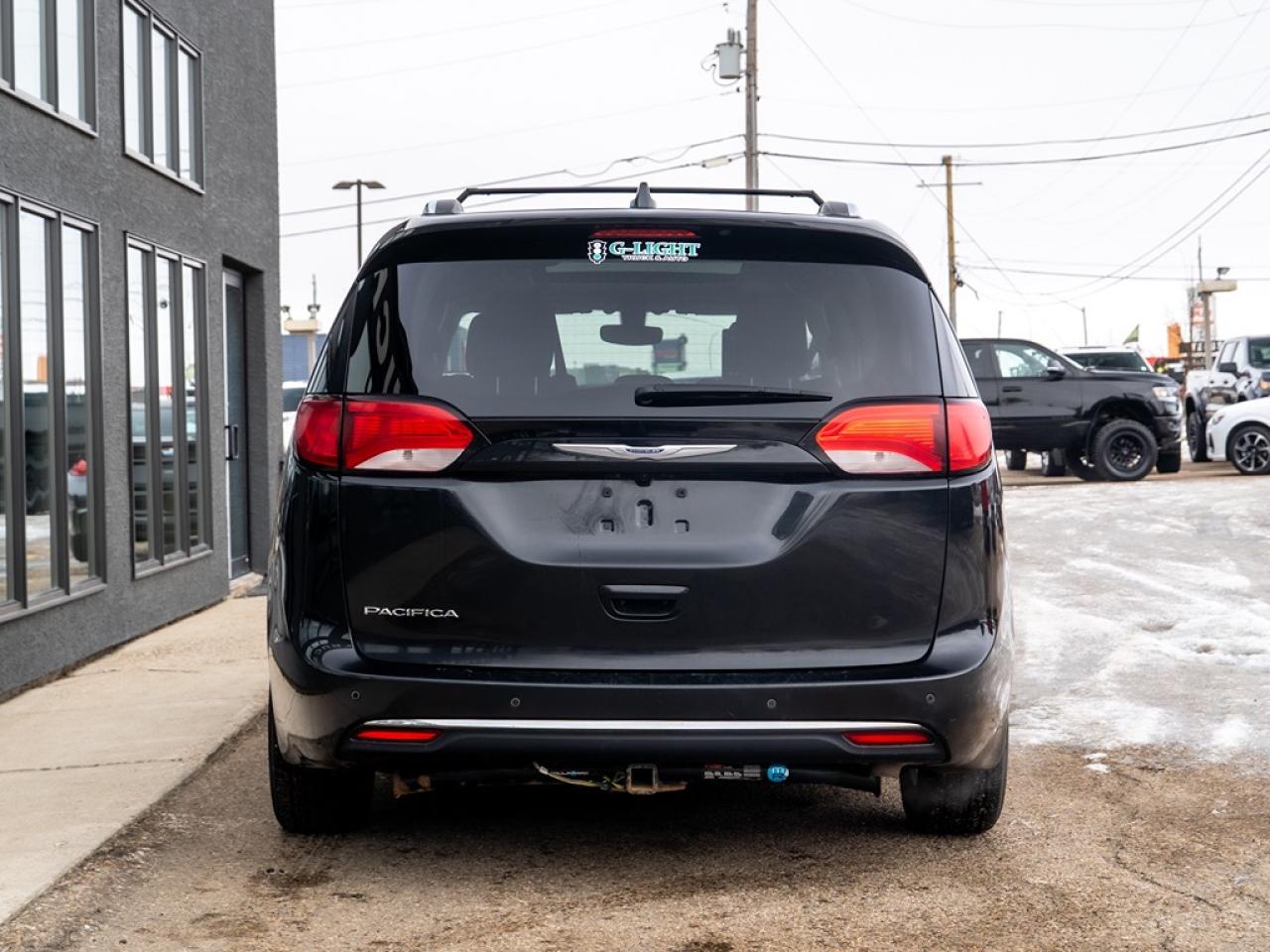 2018 Chrysler Pacifica Touring-L Plus 2WD Photo6