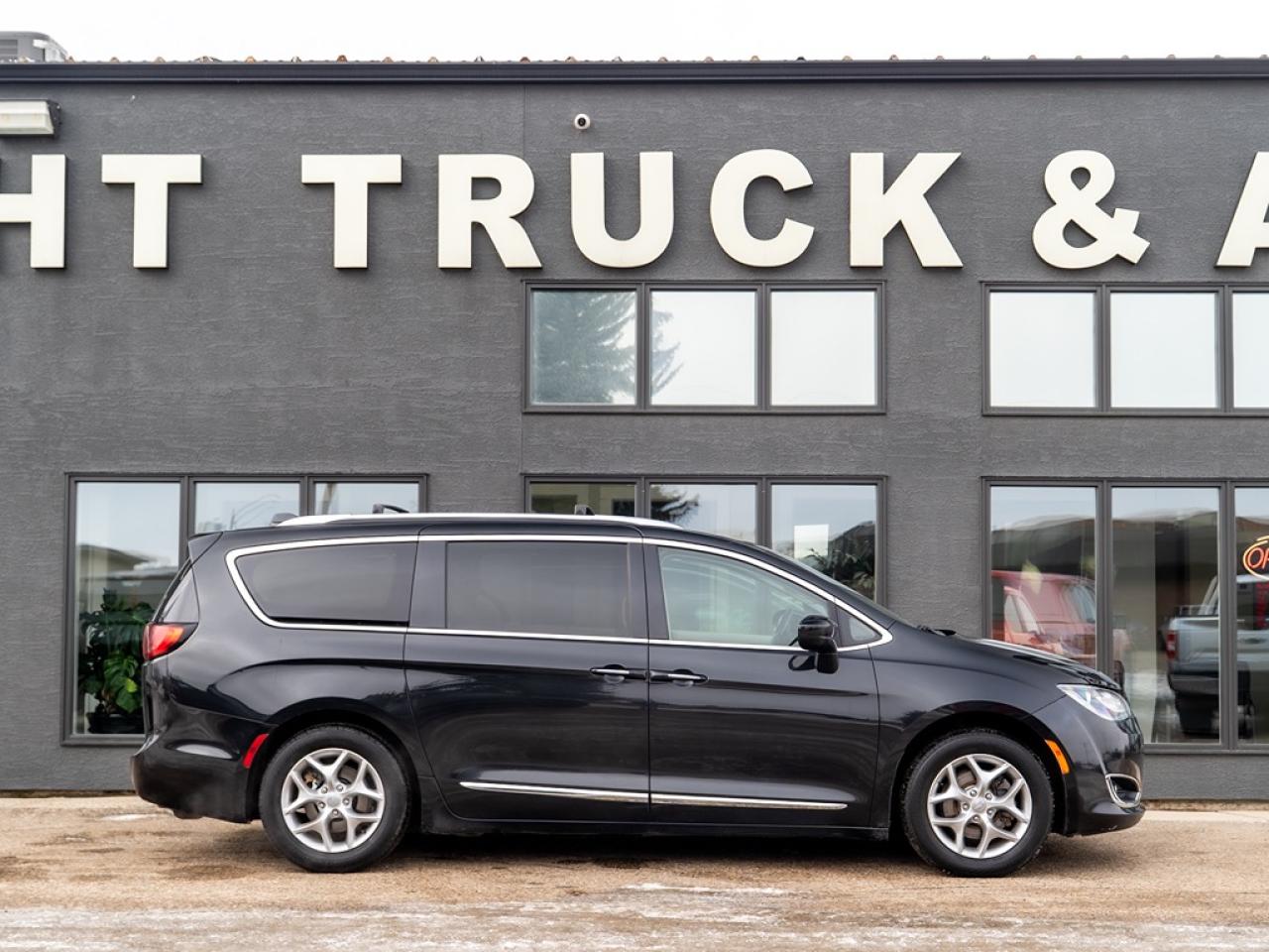 2018 Chrysler Pacifica Touring-L Plus 2WD Photo27
