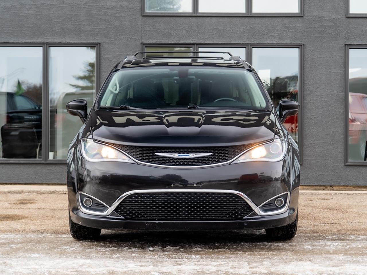 2018 Chrysler Pacifica Touring-L Plus 2WD Photo25