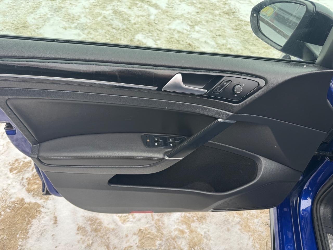 2018 Volkswagen Golf R 2.0 TSI Accident Free | AWD 4Motion | Manual Photo