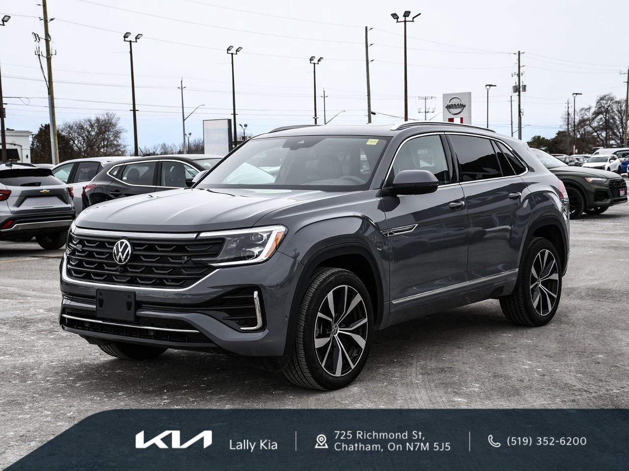 2026 Volkswagen Atlas Cross Sport 2.0 TSI Execline New Arrival | Clean CarFax | Leather | Roof | Nav Photo2