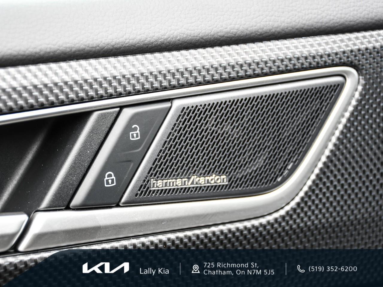 2026 Volkswagen Atlas Cross Sport 2.0 TSI Execline New Arrival | Clean CarFax | Leather | Roof | Nav Photo