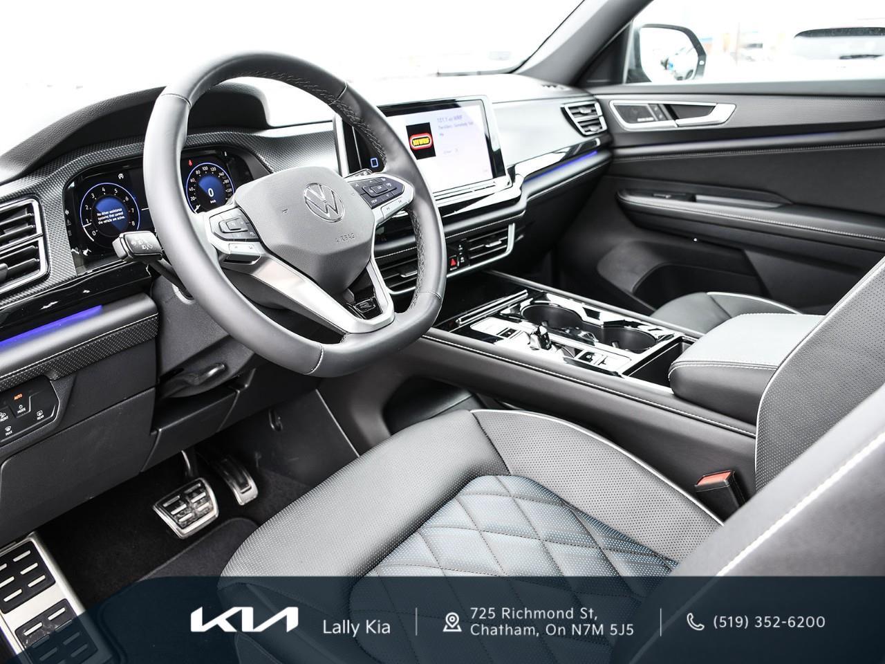 2026 Volkswagen Atlas Cross Sport 2.0 TSI Execline New Arrival | Clean CarFax | Leather | Roof | Nav Photo