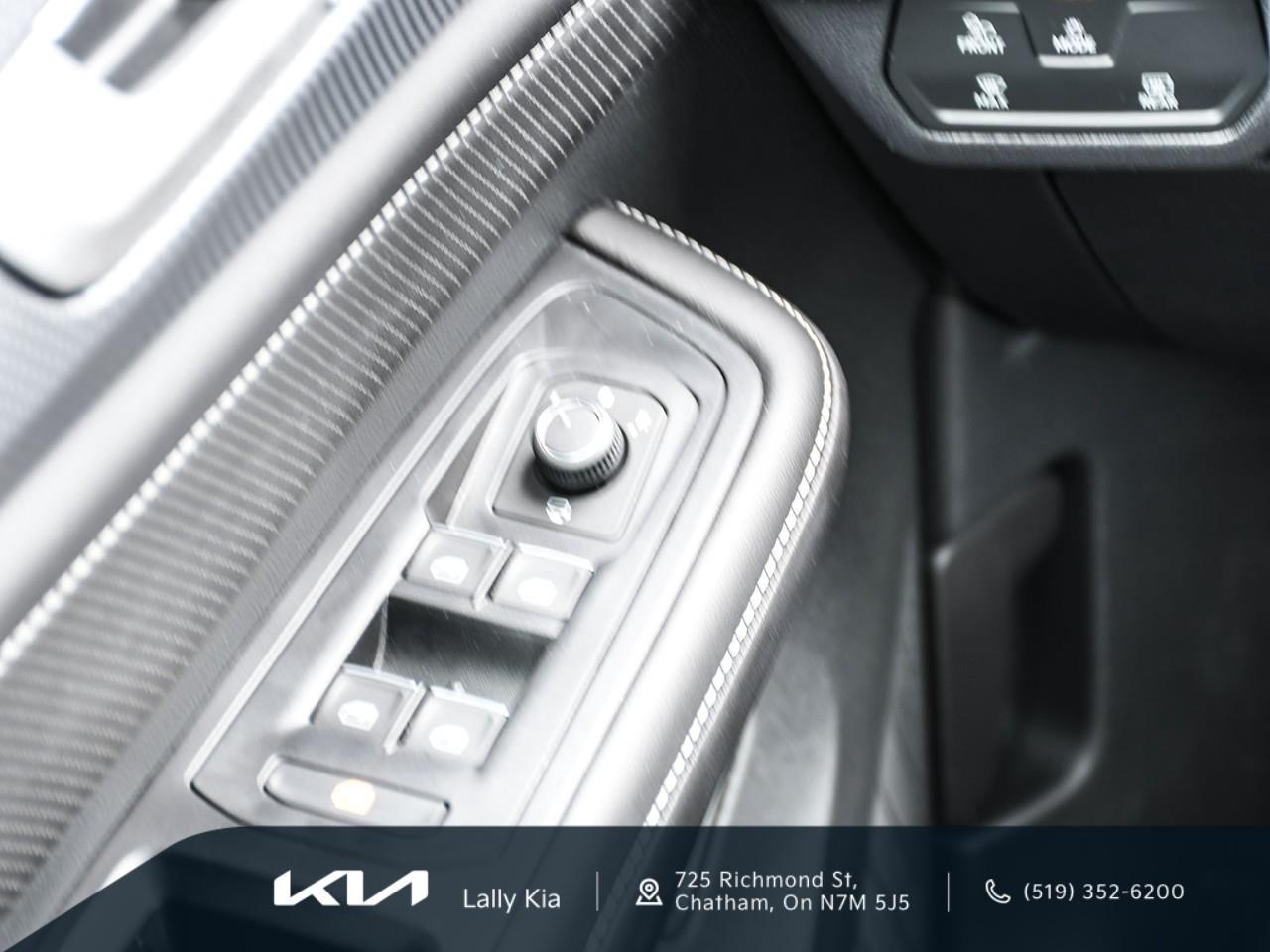 2026 Volkswagen Atlas Cross Sport 2.0 TSI Execline New Arrival | Clean CarFax | Leather | Roof | Nav Photo