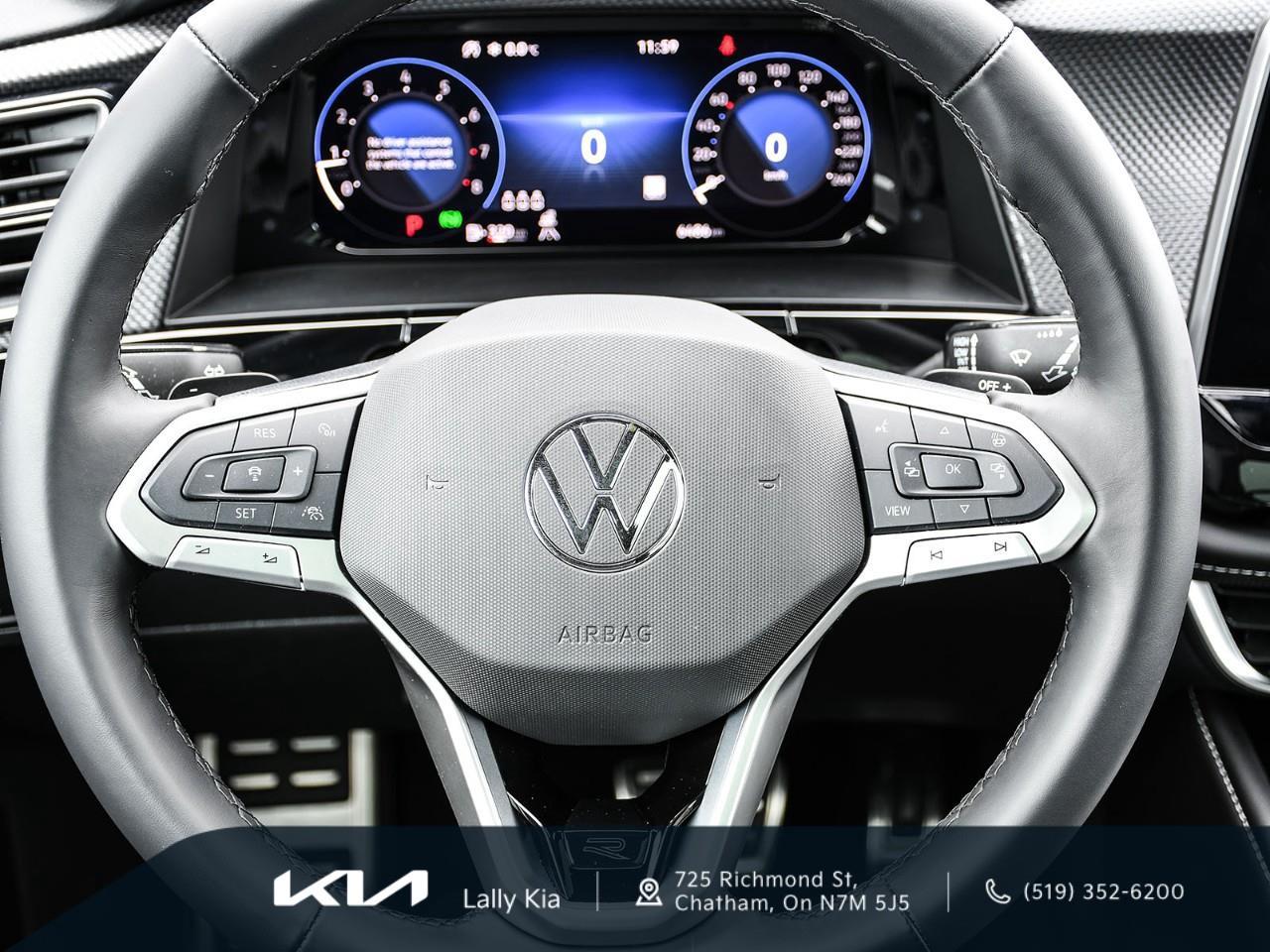 2026 Volkswagen Atlas Cross Sport 2.0 TSI Execline New Arrival | Clean CarFax | Leather | Roof | Nav Photo